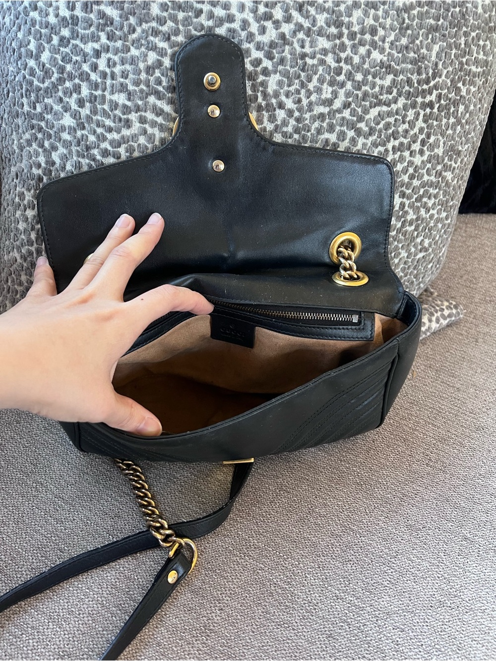 Gucci GG Marmont Matelassé Black Leather Small Shoulder Bag - Picture 7 of 12